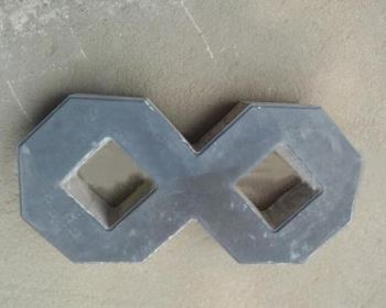 如何正確鋪設(shè)水泥草坪磚？